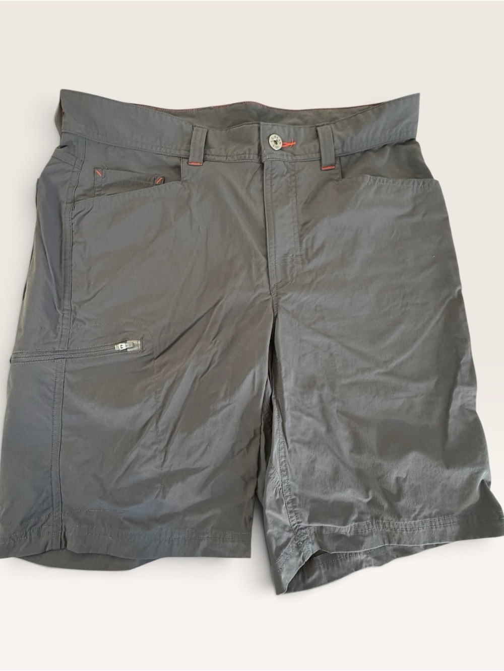 L.L. Bean Men's Cargo Shorts in Gray with Subtle Coral Stitching Size 32